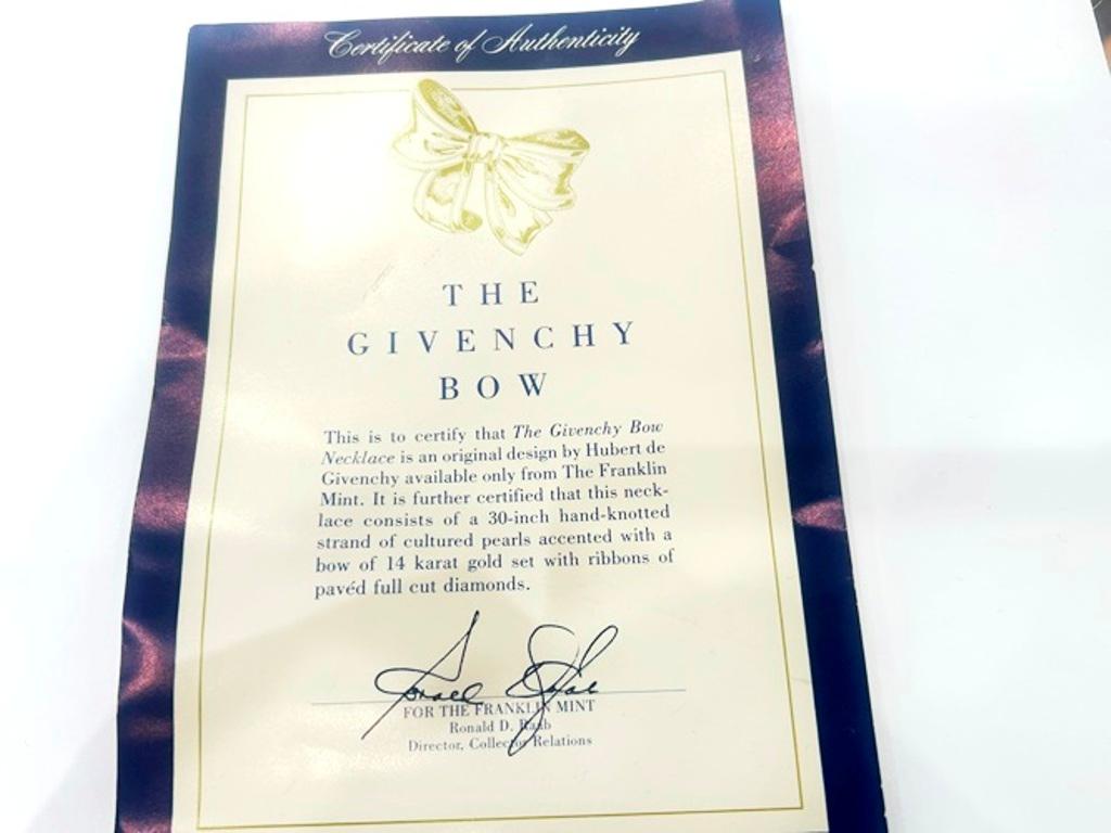 Vintage 14KYG Franklin Mint by Givenchy Diamond Bow 1.35Cts In Good Condition For Sale In Beverly Hills, CA
