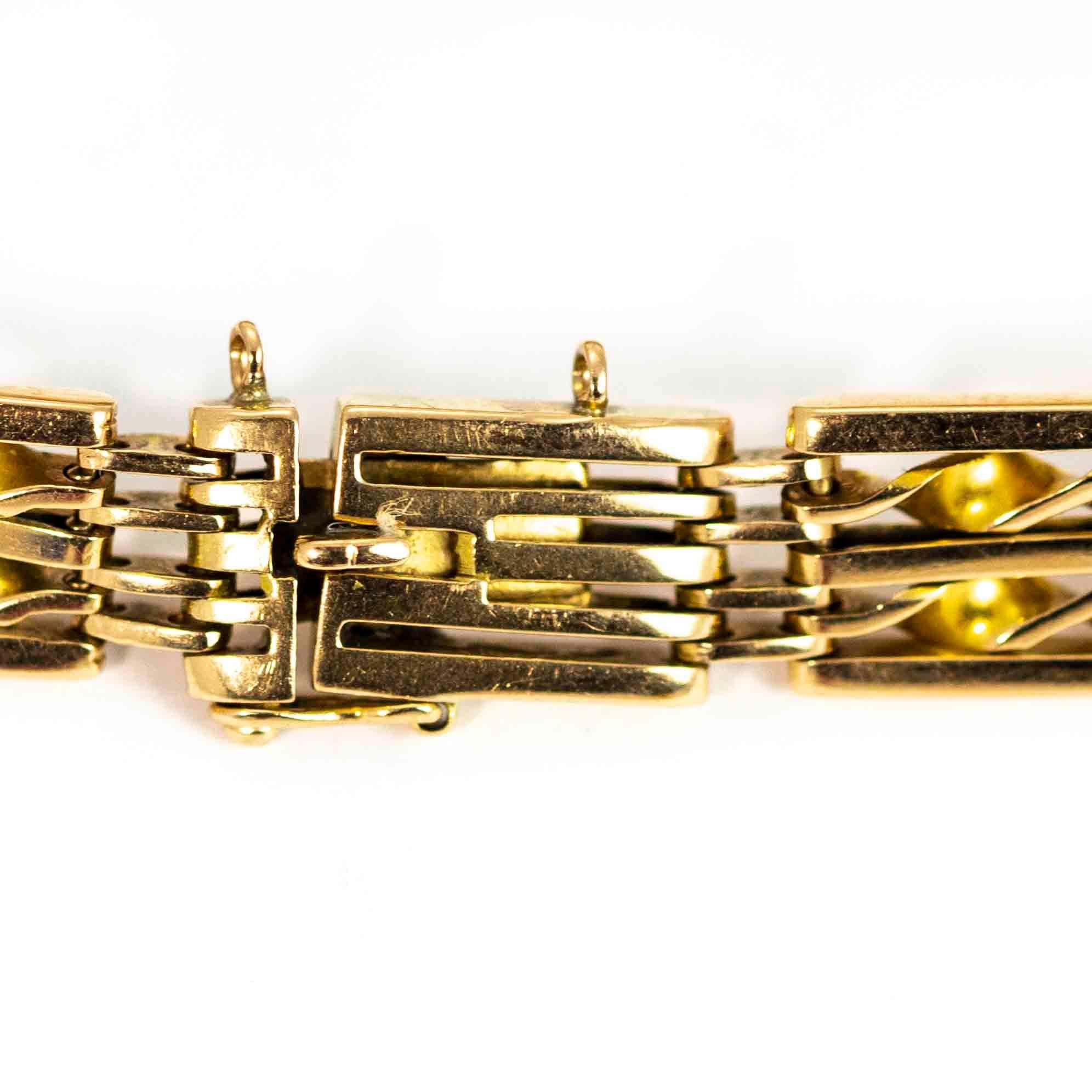 Vintage 15 Carat Gold Gate Bracelet In Excellent Condition In Chipping Campden, GB