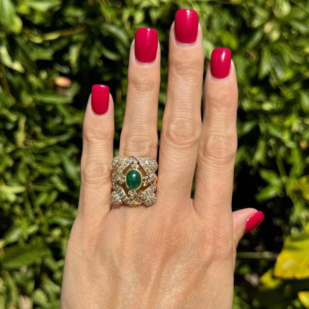 Modernist Vintage 1.50 Carat Cabochon Emerald and RBC Diamond Gold Statement Ring For Sale