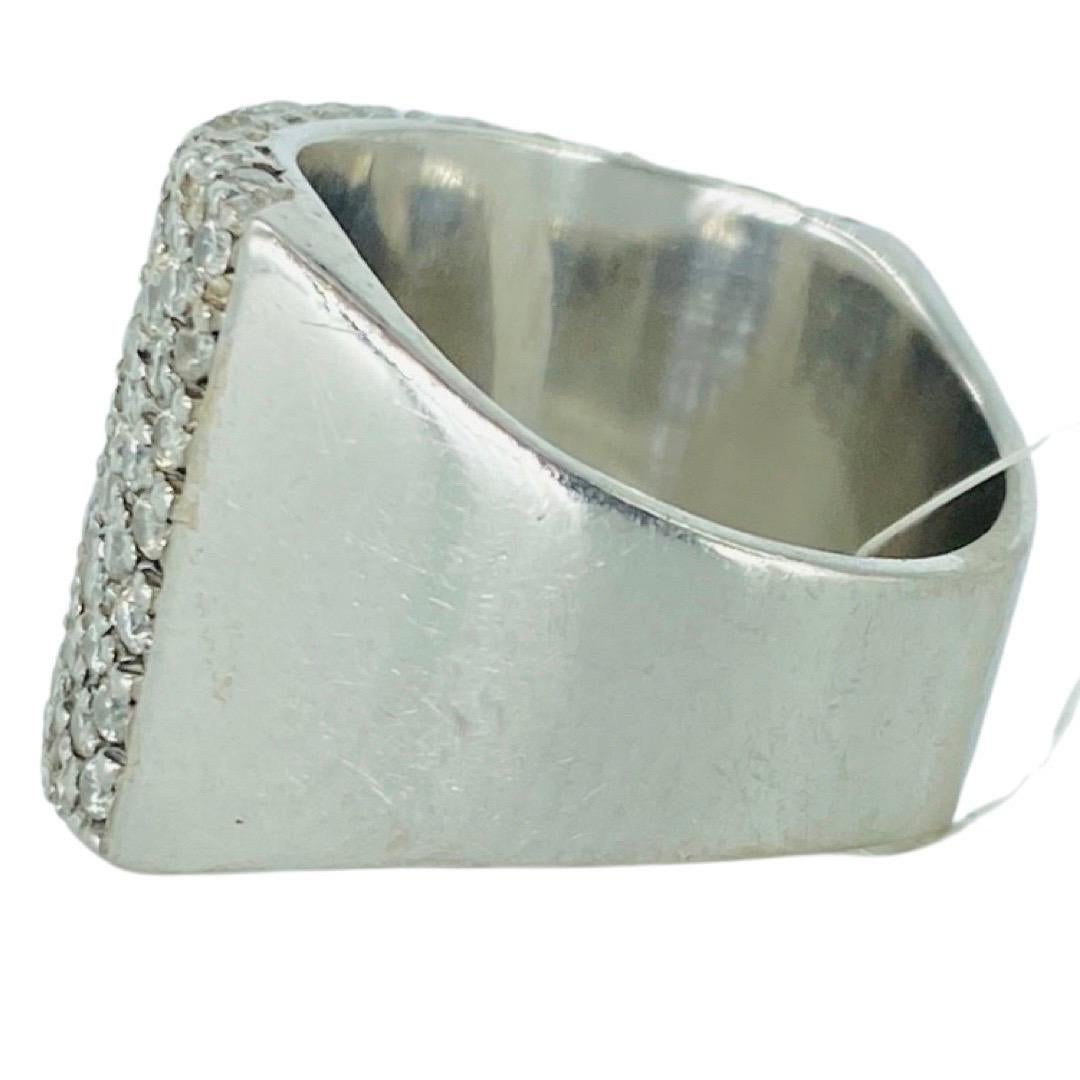 Vintage 1.50 Carat Diamonds Wide Ring 18k White Gold For Sale 1
