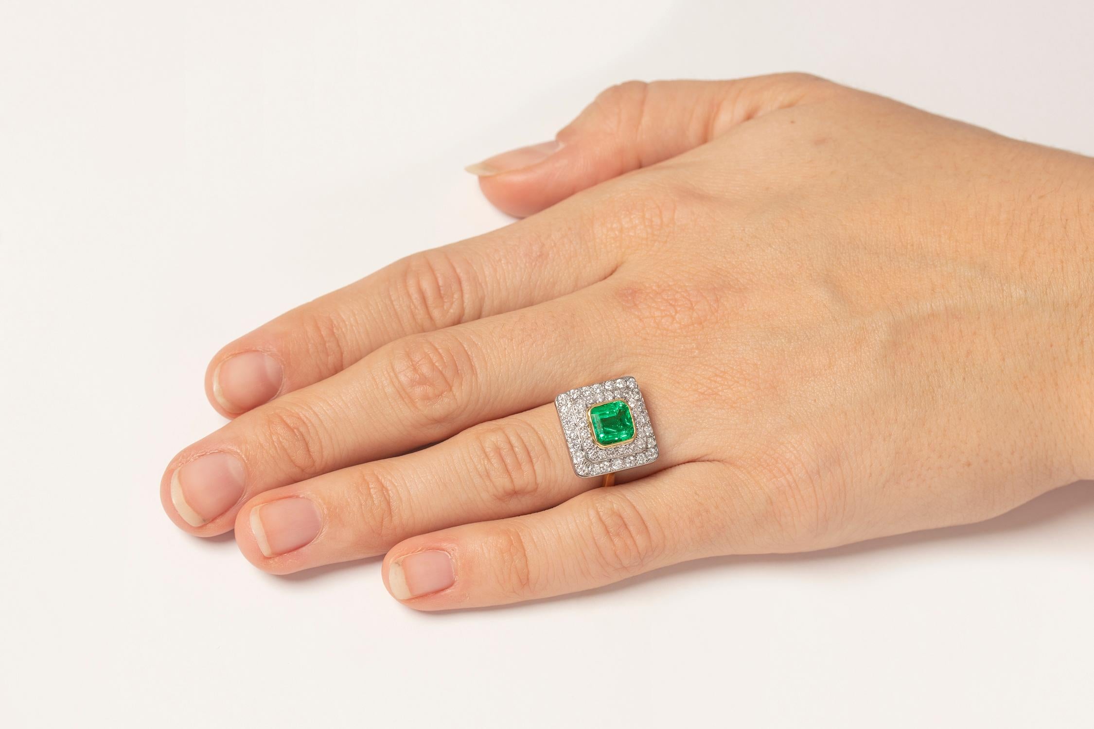 Vintage 1.50 Carat Emerald and Diamond Ring, circa 1960s For Sale 1