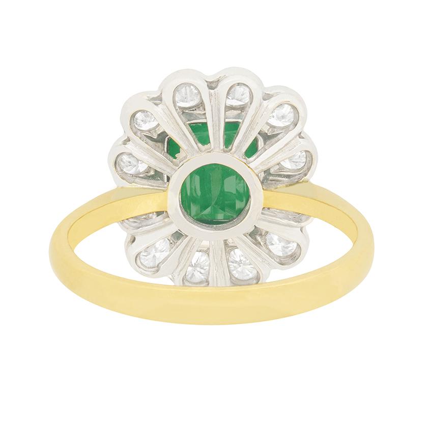 Vintage 1.50 Carat Emerald and Diamond Ring, circa 1970s In Good Condition In London, GB