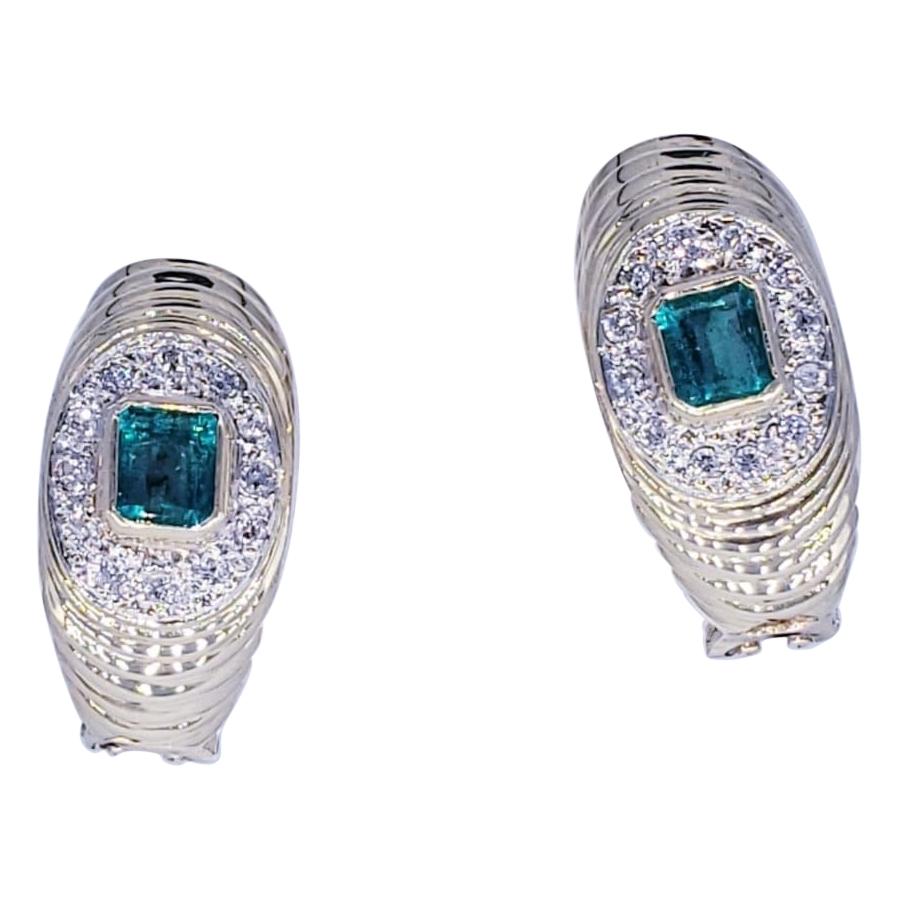 Vintage 1.50 Carat Emerald and Diamonds 18 Karat Gold Cluster Earrings