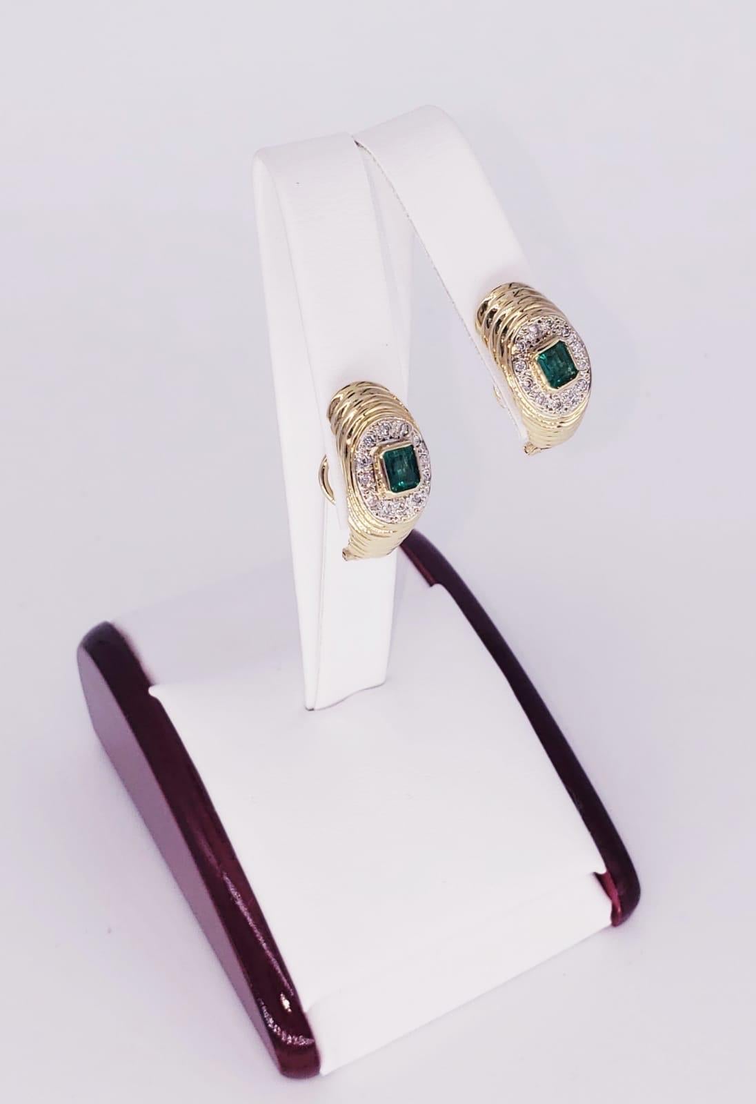 Women's Vintage 1.50 Carat Emerald and Diamonds 18 Karat Gold Cluster Earrings