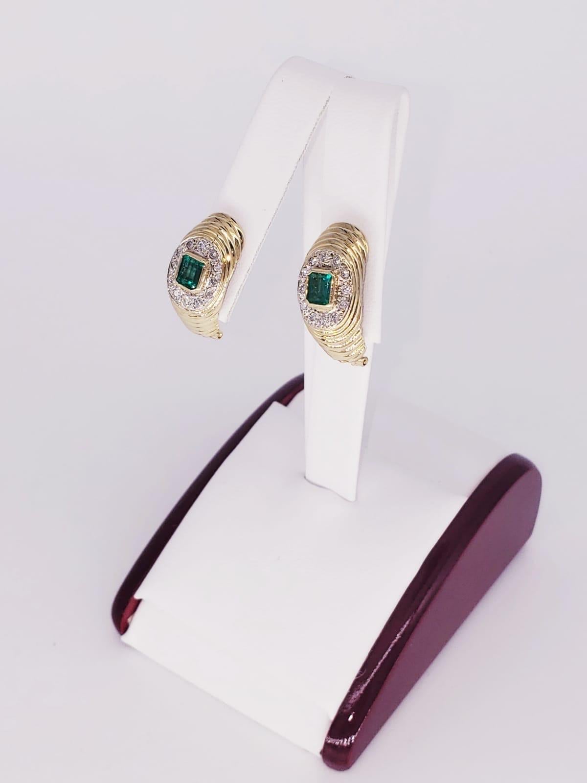Vintage 1.50 Carat Emerald and Diamonds 18 Karat Gold Cluster Earrings 1