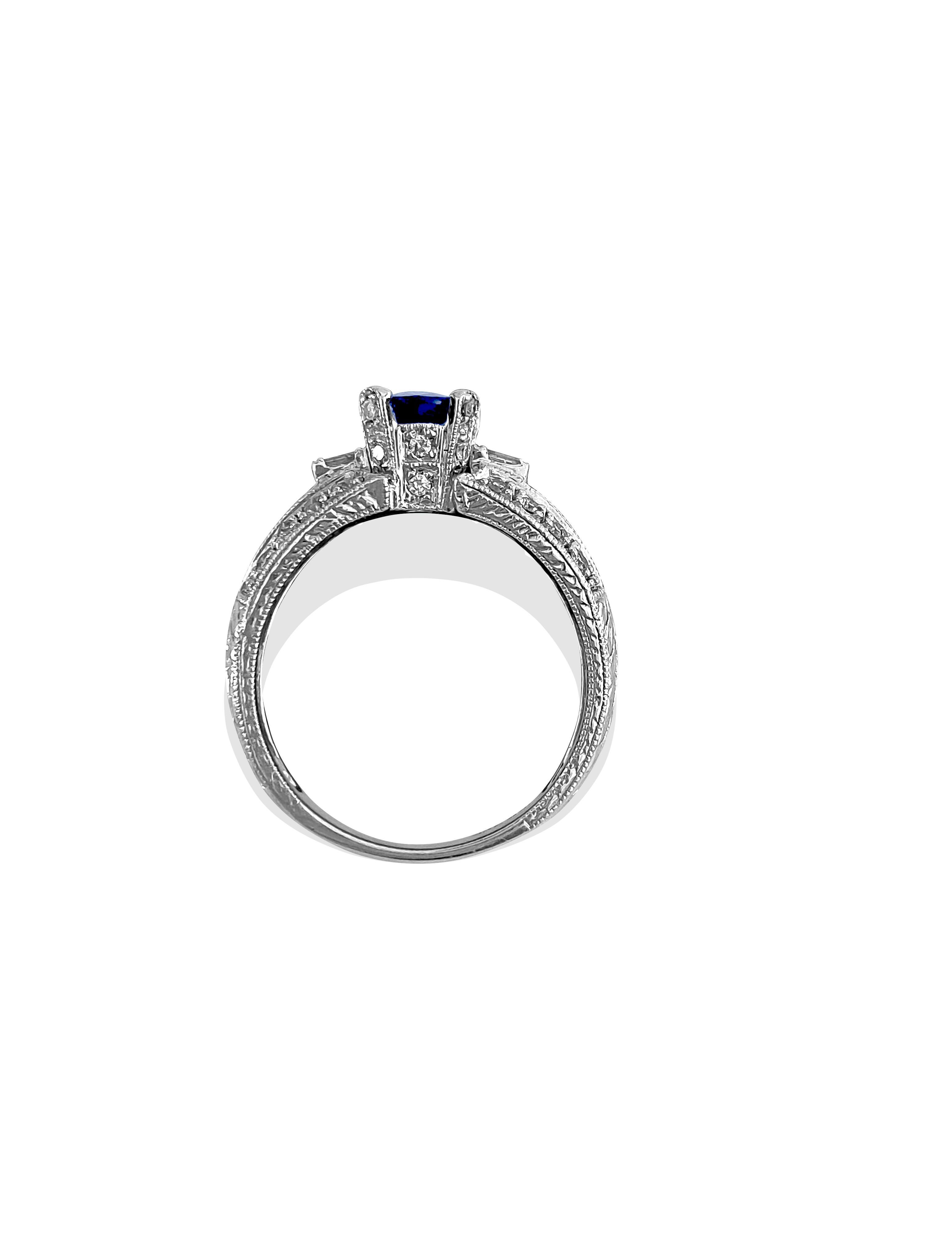 Vintage 1.50 Carat Natural Blue Sapphire Diamond Ring In Excellent Condition For Sale In Miami, FL