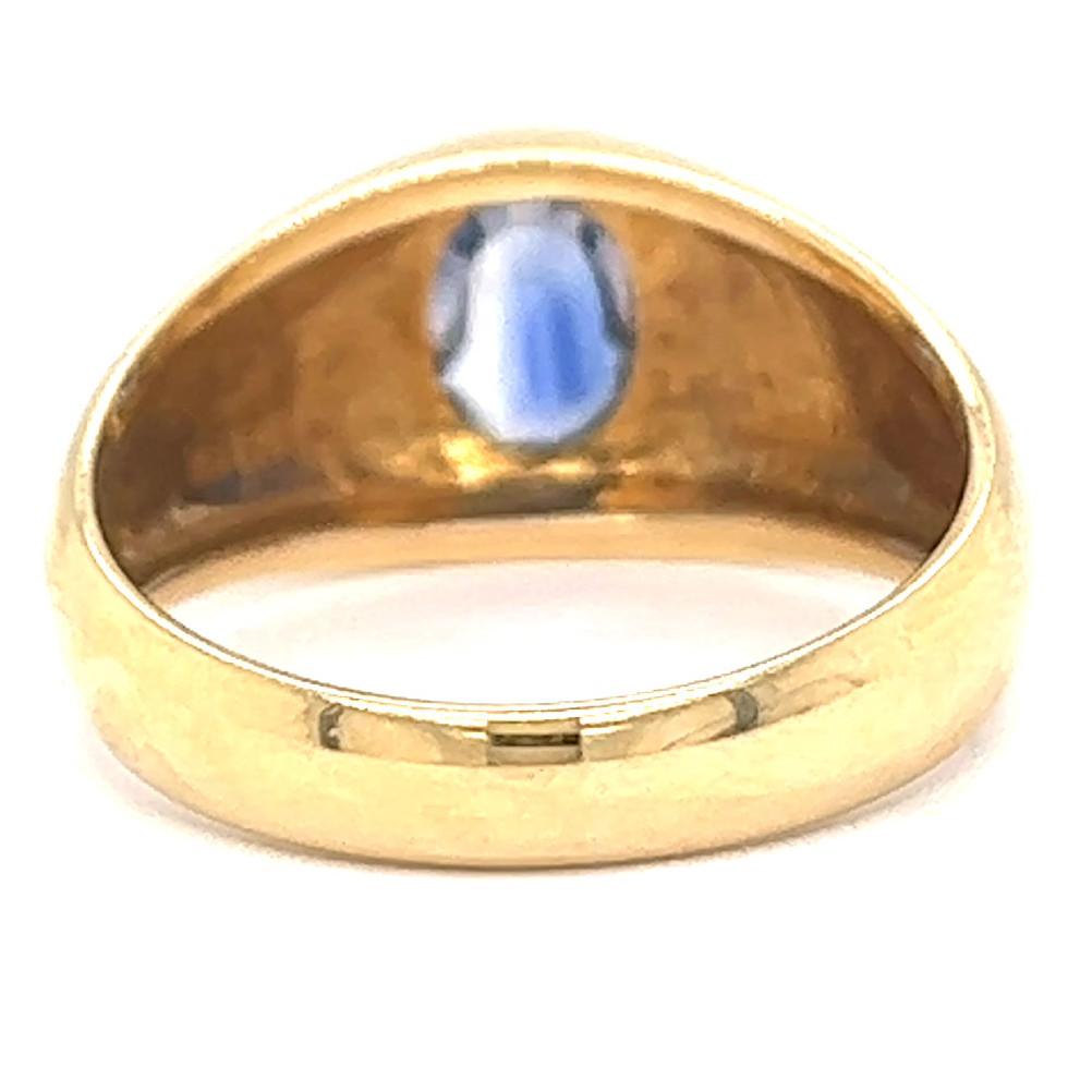 Vintage 1.50 Carat Oval Cut Sapphire 18 Karat Gold Ring 2