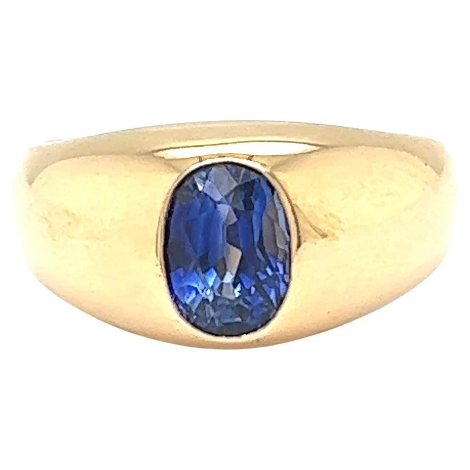 Vintage 1.50 Carat Oval Cut Sapphire 18 Karat Gold Ring