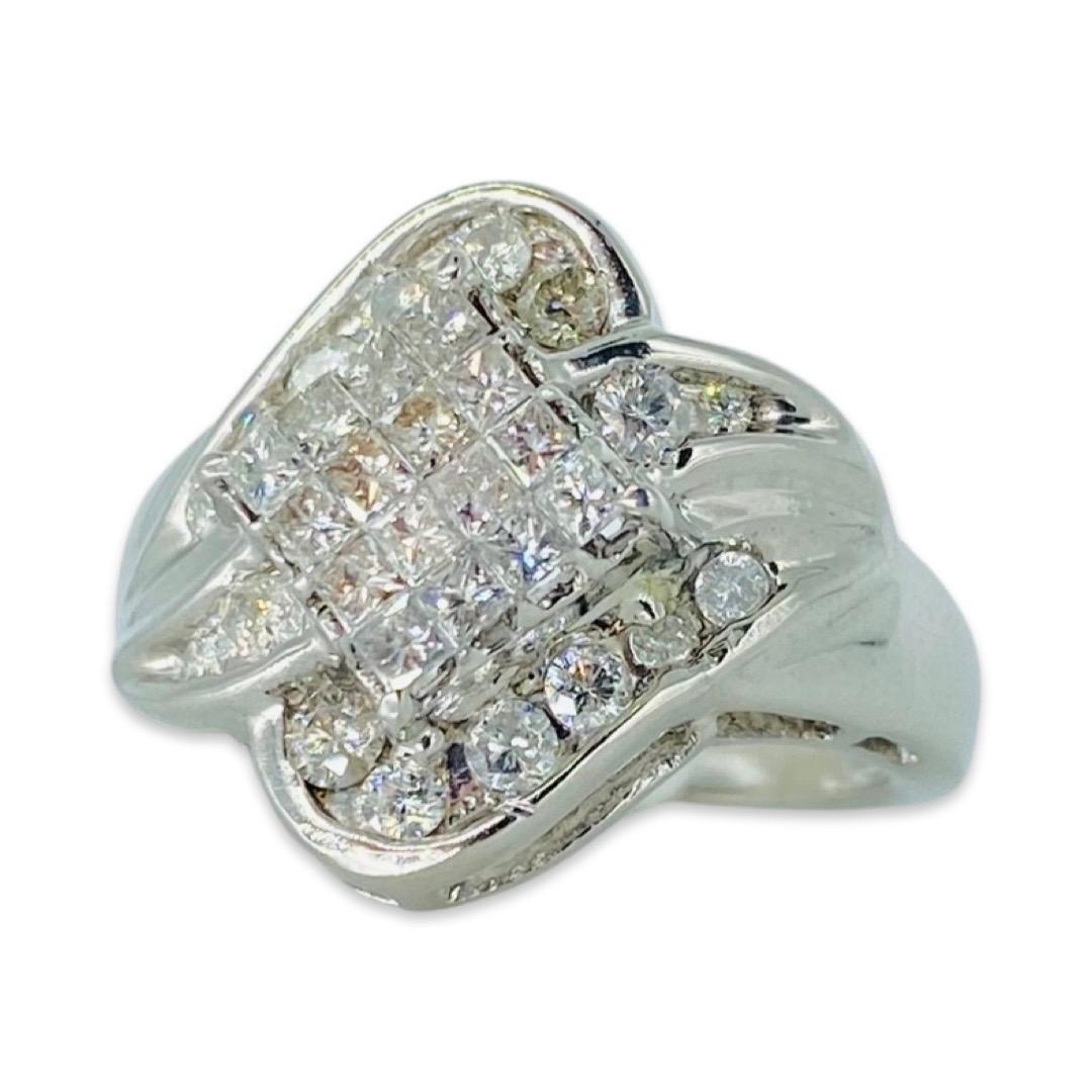 Princess Cut Vintage 1.50 Carat Princess & Round Cut Diamonds Cluster Ring 14k White Gold For Sale