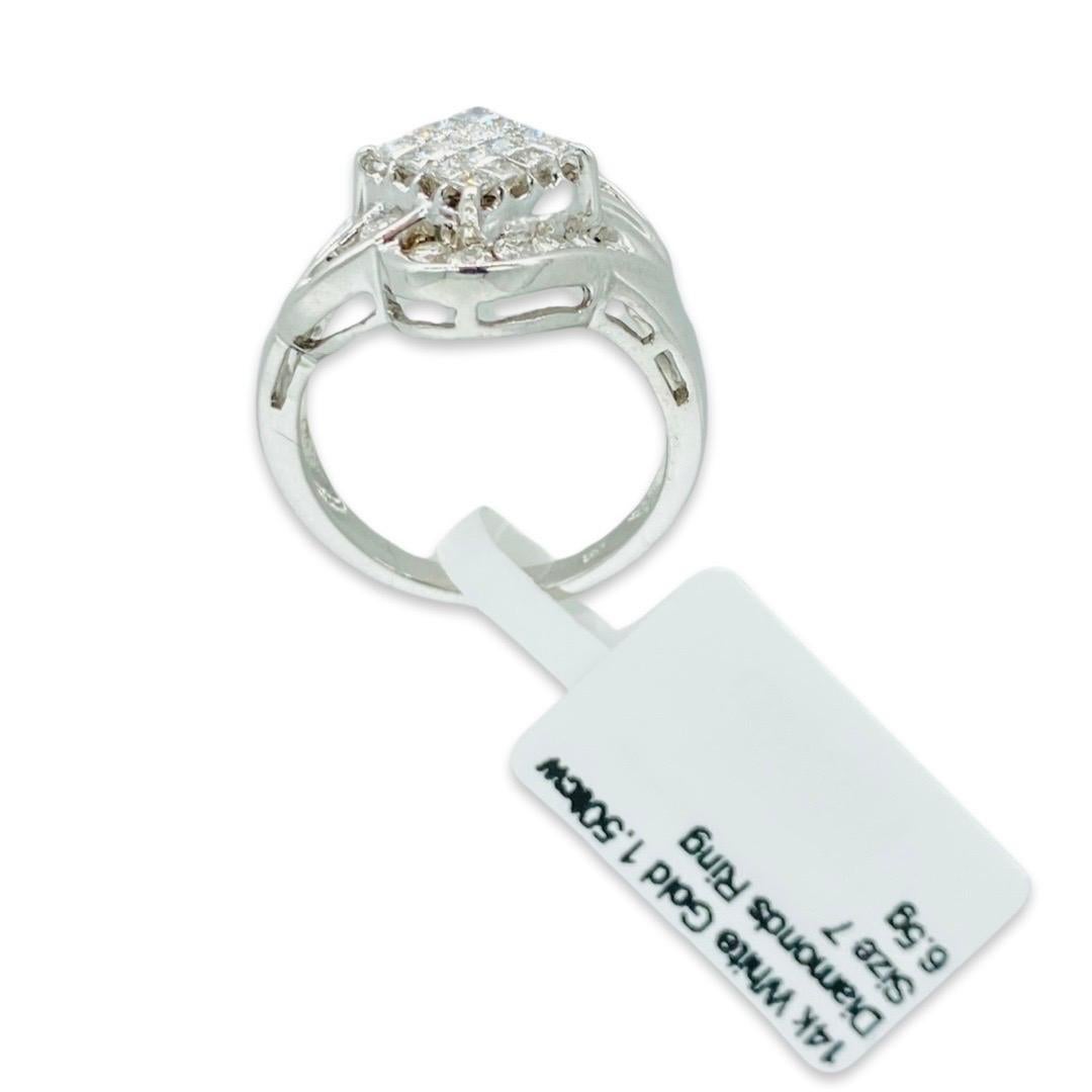 Women's Vintage 1.50 Carat Princess & Round Cut Diamonds Cluster Ring 14k White Gold For Sale