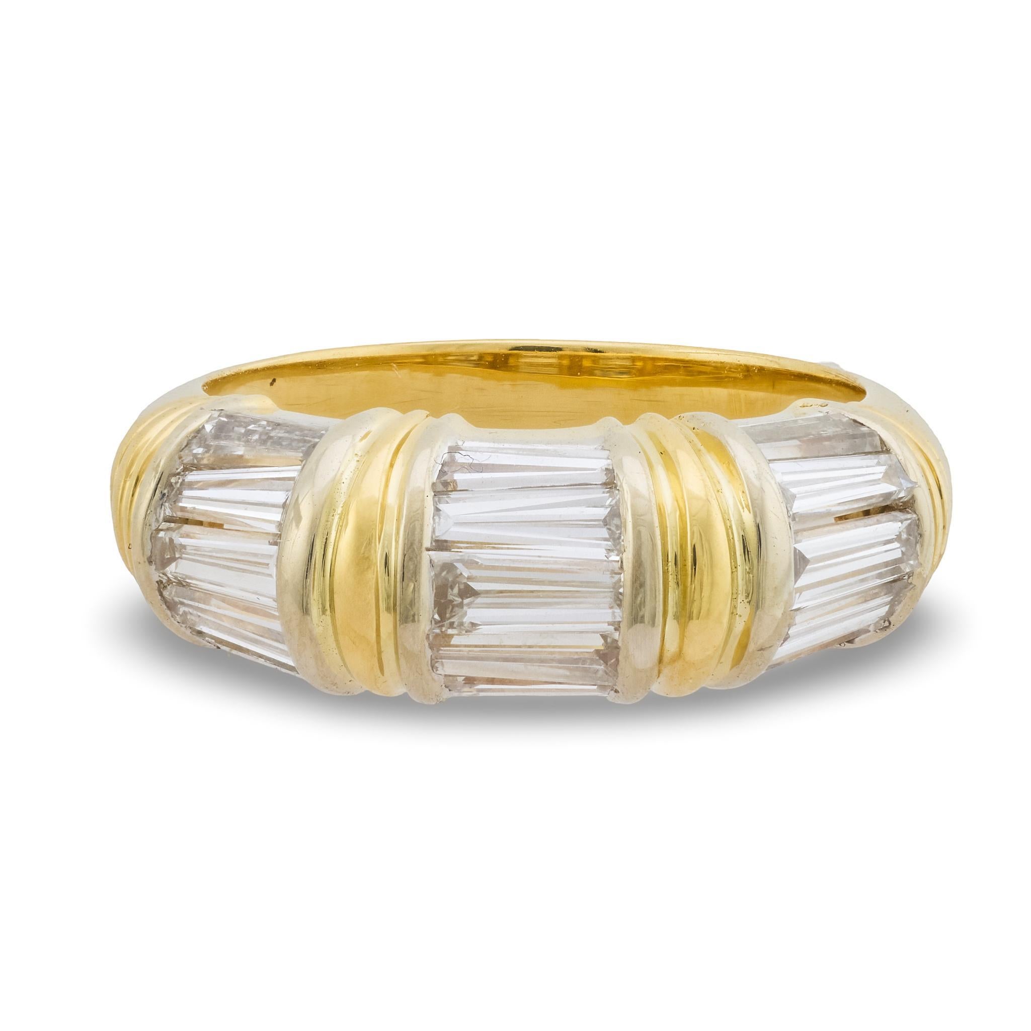 Vintage 1,50 Karat spitz zulaufender Diamant im Baguetteschliff 18k Gelbgoldring (Zeitgenössisch) im Angebot