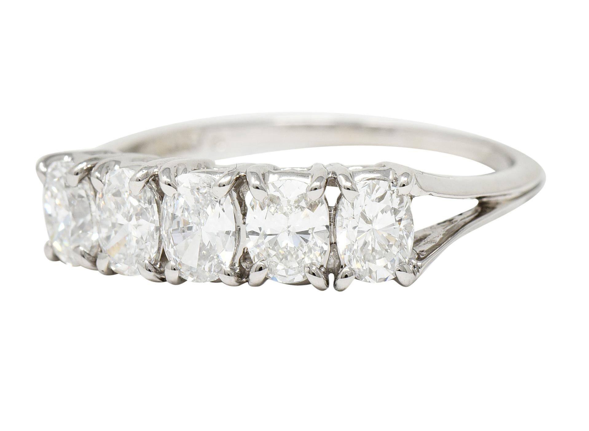 Women's or Men's Vintage 1.50 Carats Oval Diamond 14 Karat White Gold Band Ring