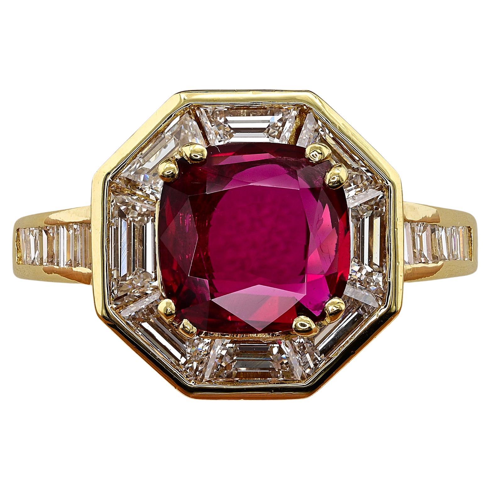 Vintage 1.50 Ct Red Ruby 1.60 Ct F VVS Diamond 18 Kt For Sale