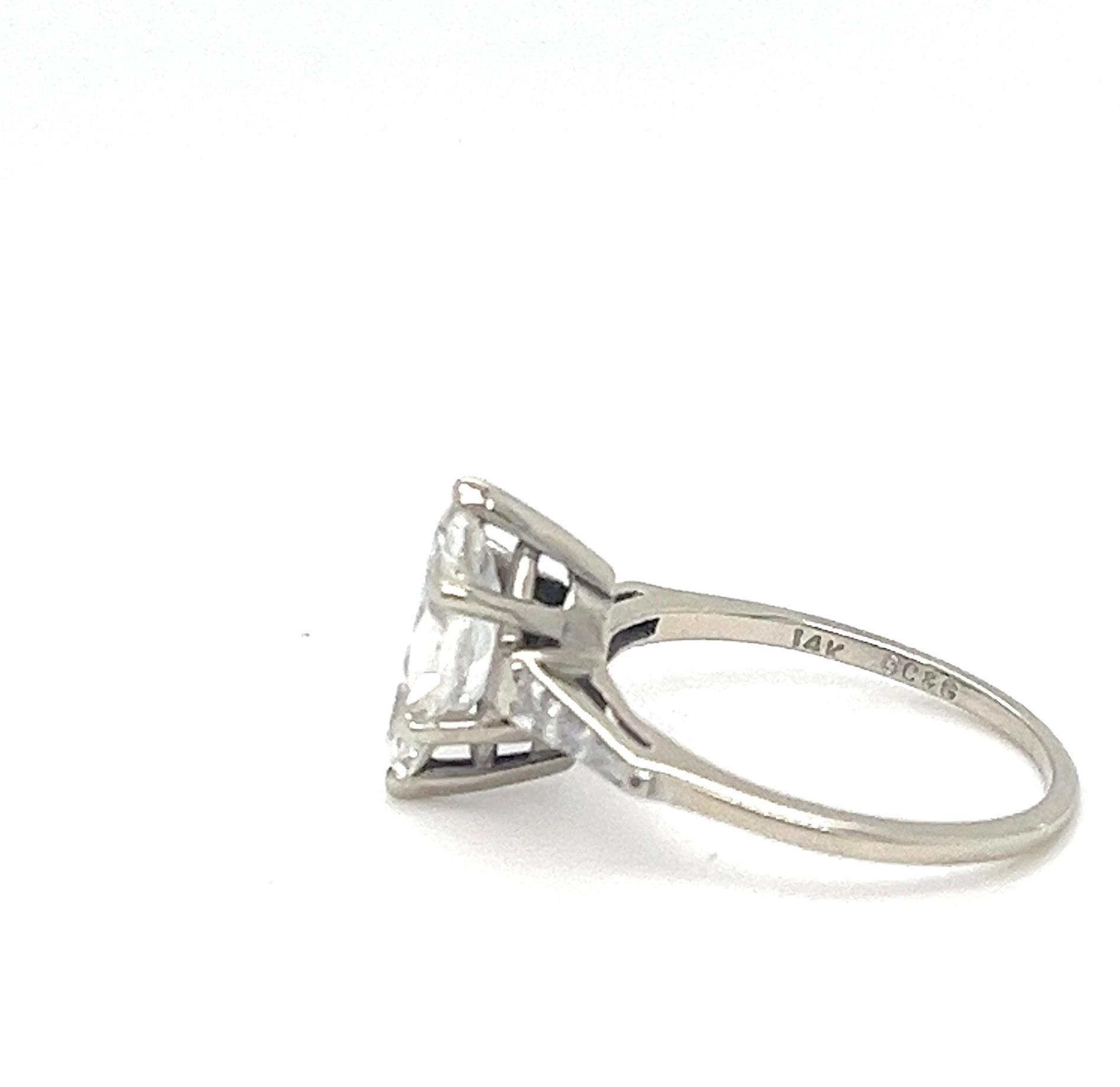 Vintage 1,50 Ctw Marquise Diamant Solitär Ring mit konischen Baguetten in 14kt (Marquiseschliff) im Angebot