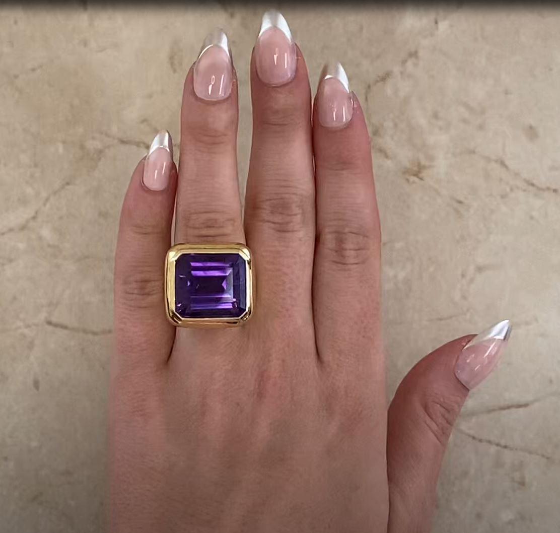 Vintage Emerald Cut Amethyst Cocktail Ring (Approx. 15-Carats), 18k Yellow Gold 1