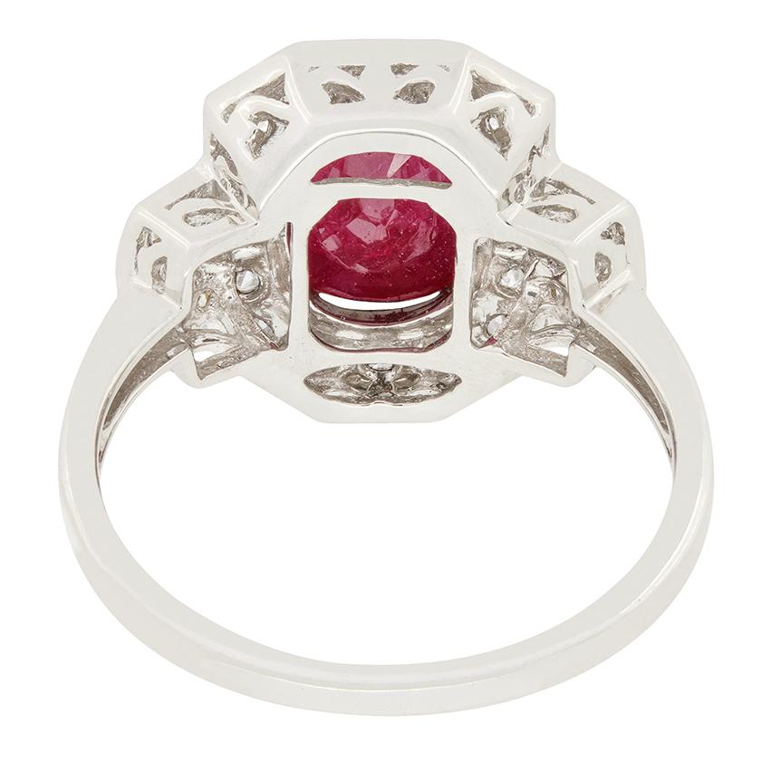 Vintage 1.50ct Ruby and Diamond Cluster Ring, C.1960s In Good Condition For Sale In London, GB