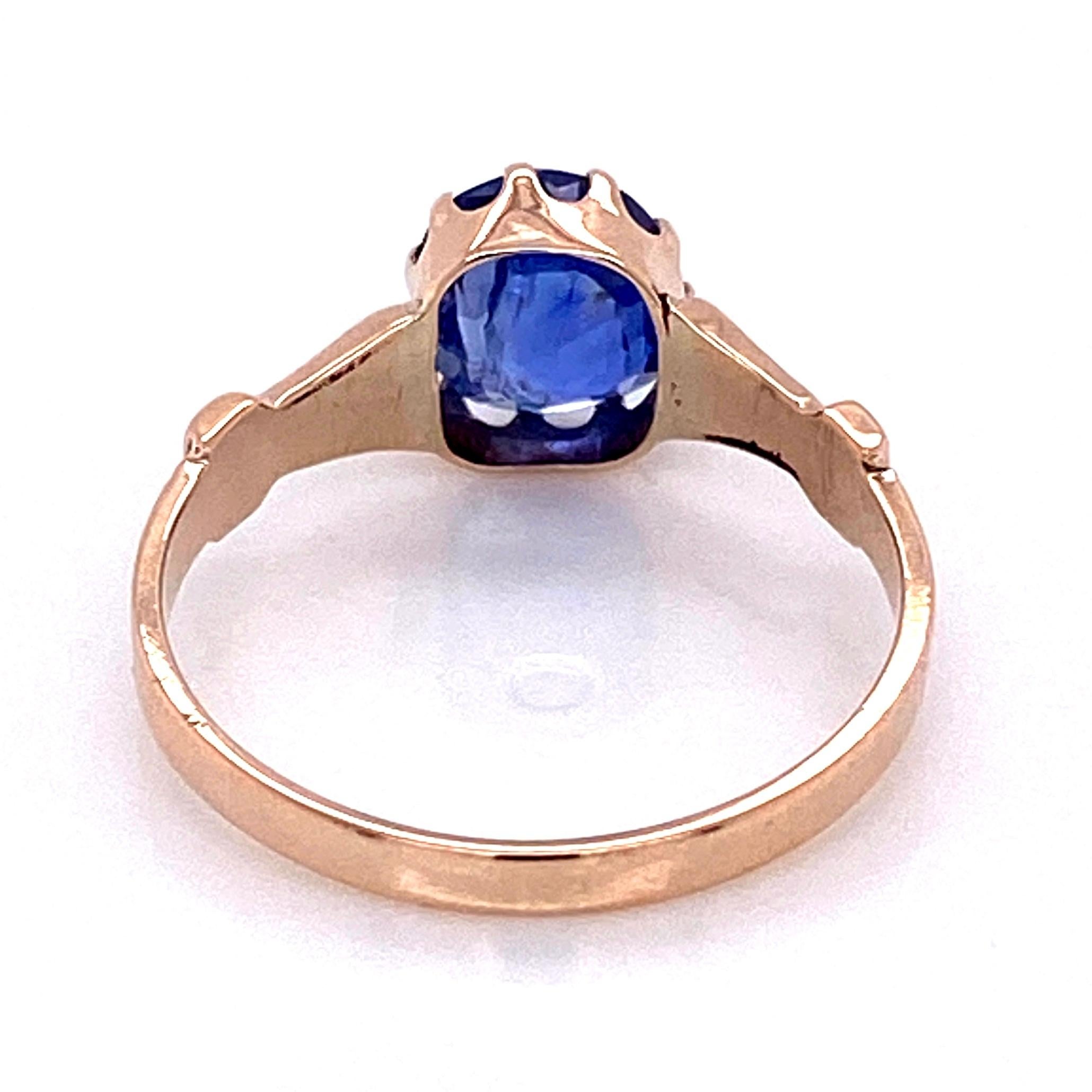 Vintage 1.51 Carat No Heat Blue Sapphire Antique Gold Ring Fine Estate Jewelry In Excellent Condition For Sale In Montreal, QC