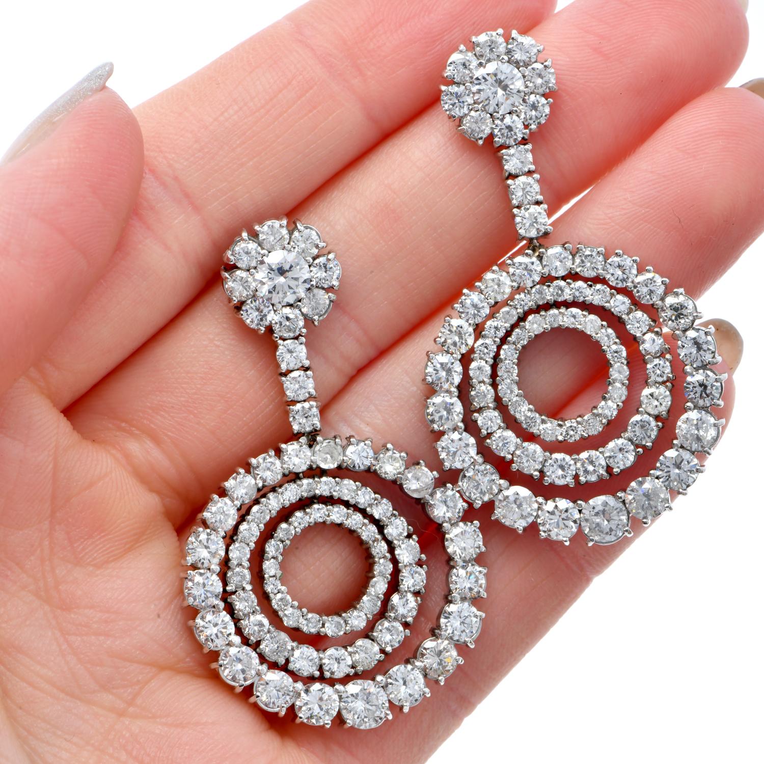 Round Cut Vintage 15.20cts Diamond Dangle Circular Chandelier Platinum Earrings For Sale
