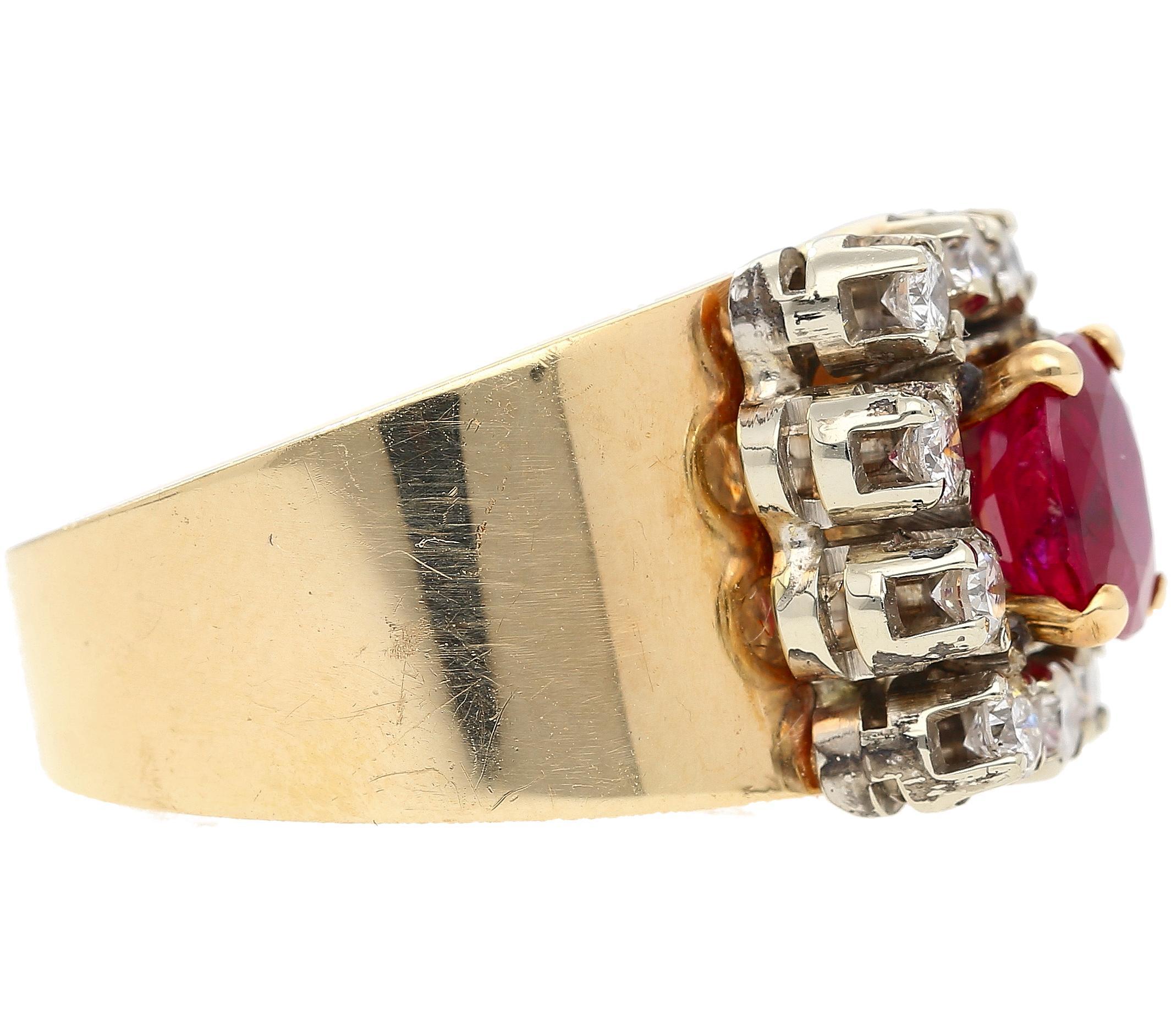 De las mujeres Anillo ancho vintage de oro amarillo de 14 quilates con rubí talla cojín de 1,54 quilates en venta