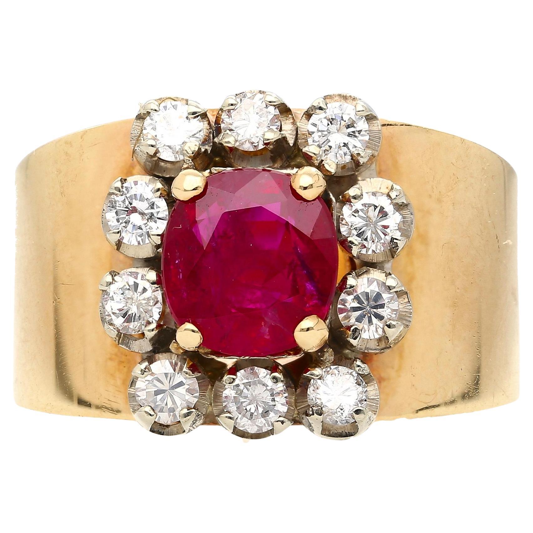 Anillo ancho vintage de oro amarillo de 14 quilates con rubí talla cojín de 1,54 quilates en venta