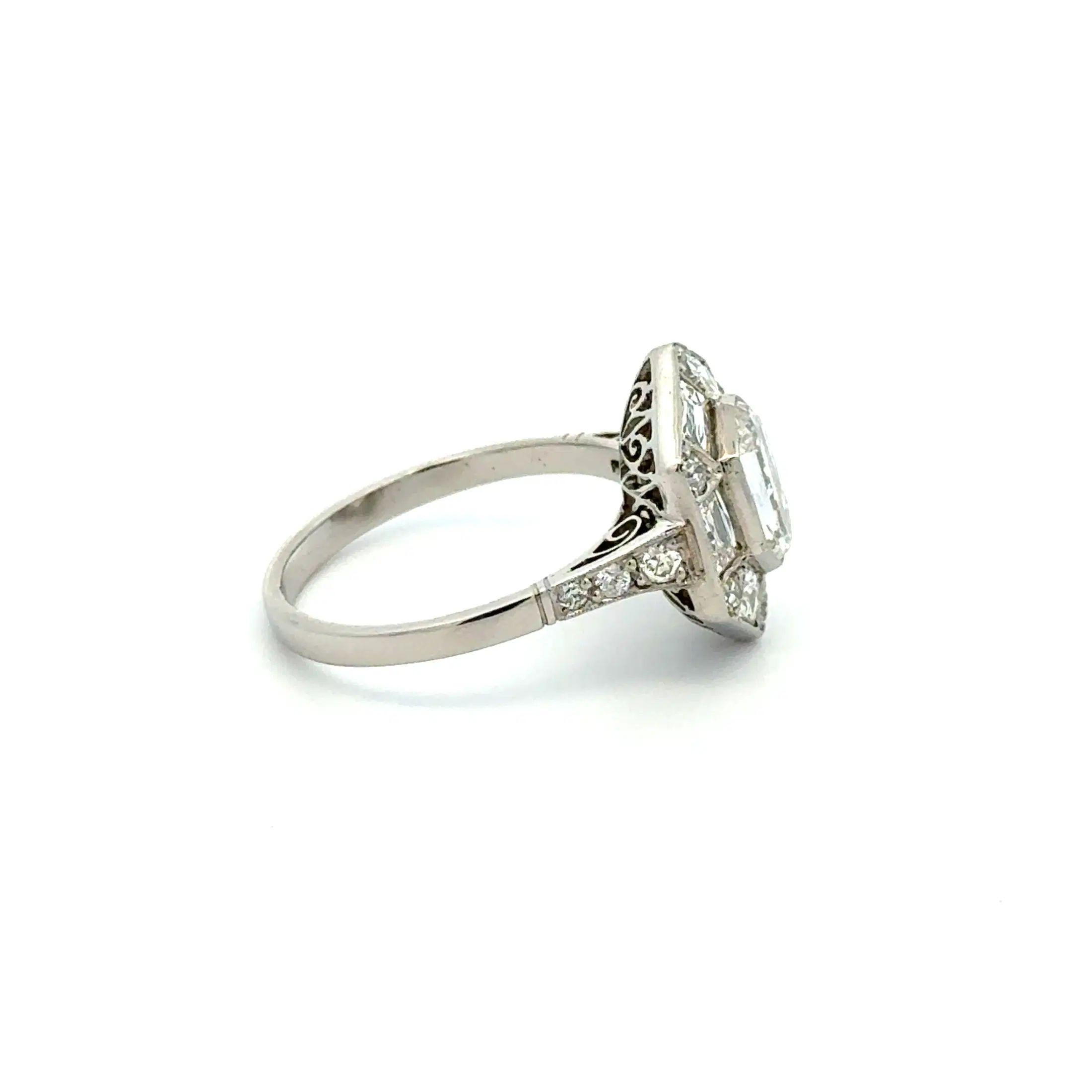 Women's Vintage 1.54 Carat Octagonal Diamond GIA Platinum Filigree Statement Ring For Sale