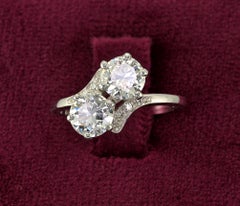 Vintage 1.55 Ct Twin-Diamond Moi et Toi G VVS Ring