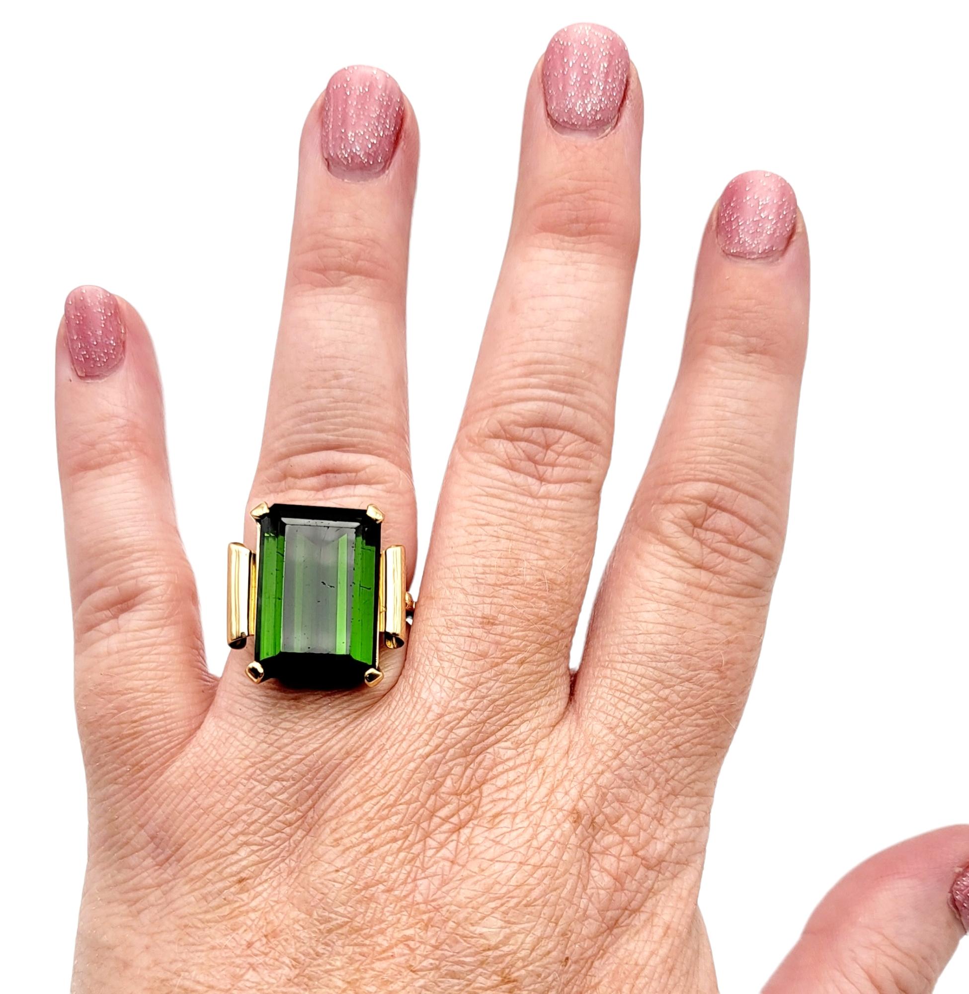 Vintage 15.58 Carat Emerald Cut Green Tourmaline Cocktail Ring in Yellow Gold For Sale 5