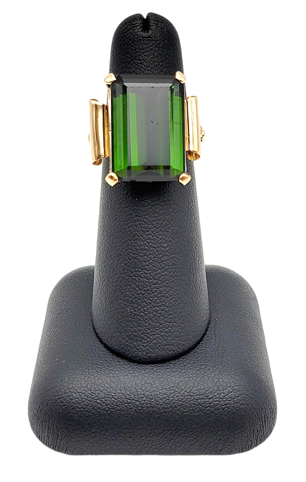 Vintage 15.58 Carat Emerald Cut Green Tourmaline Cocktail Ring in Yellow Gold For Sale 2