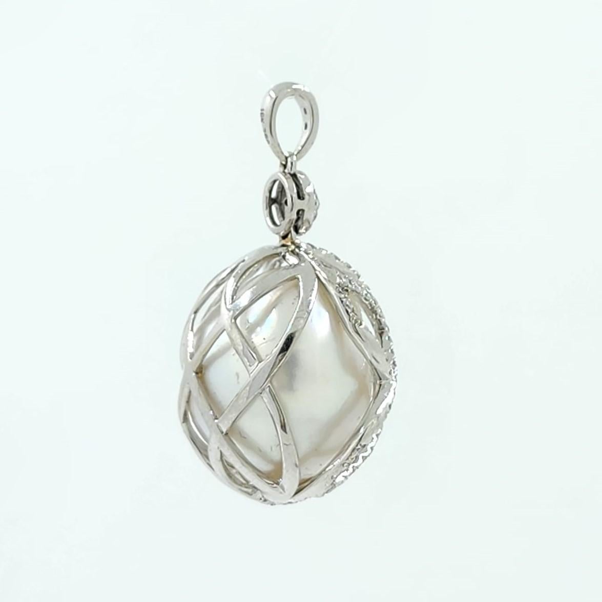Contemporary Vintage 15.5mm South Sea Pearl and Diamond Pendant 18K White Gold For Sale