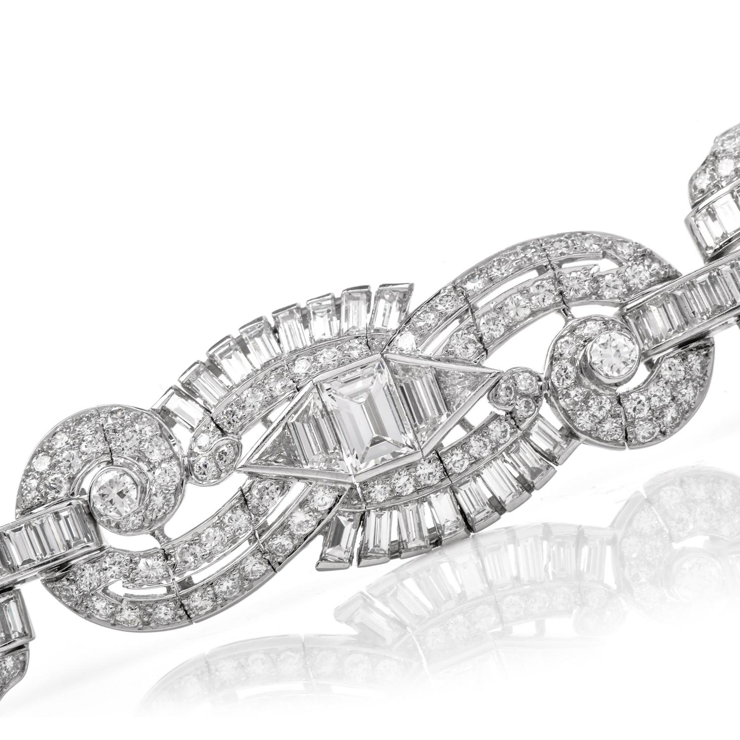 Art Deco Vintage 17.75cts Emerald-Round Diamond Platinum Luxurious Bracelet For Sale