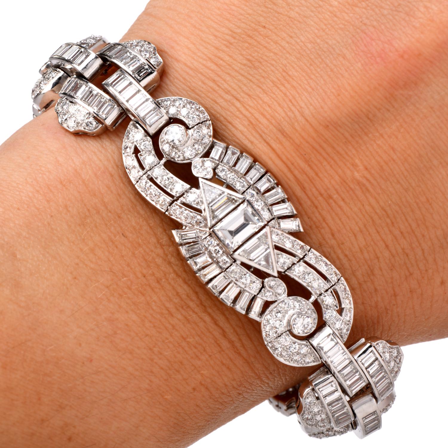 Women's or Men's Vintage 17.75cts Emerald-Round Diamond Platinum Luxurious Bracelet For Sale