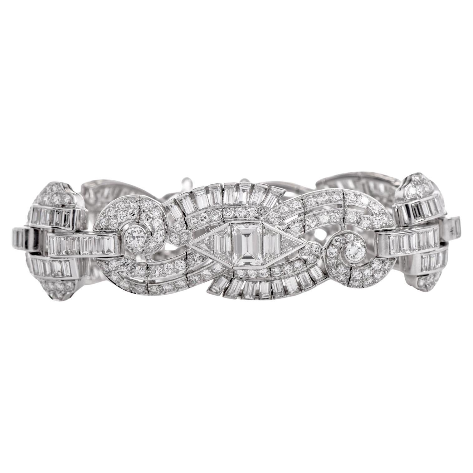 Vintage 17.75cts Emerald-Round Diamond Platinum Luxurious Bracelet For Sale