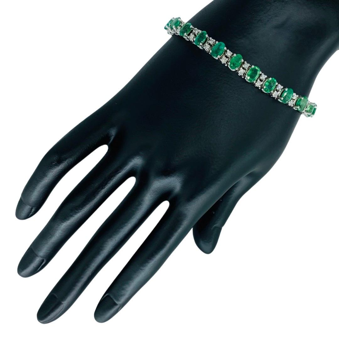 Brazalete de tenis vintage de oro blanco con esmeraldas y diamantes de 15,92 quilates de peso total 1