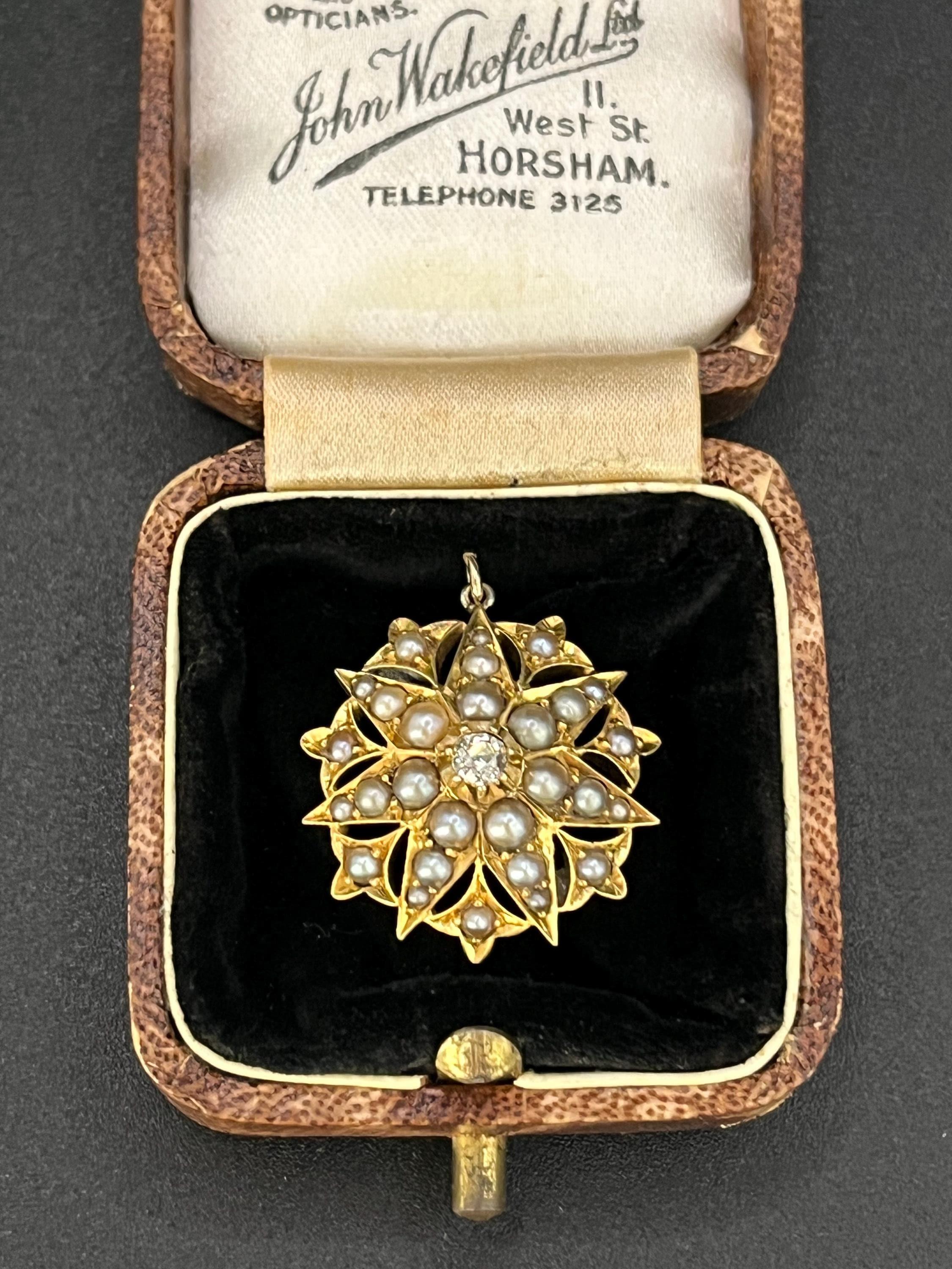 Colgante vintage de oro amarillo de 15 ct, diamantes y perlas, circa 1910 en Bueno estado para la venta en Brighton, GB
