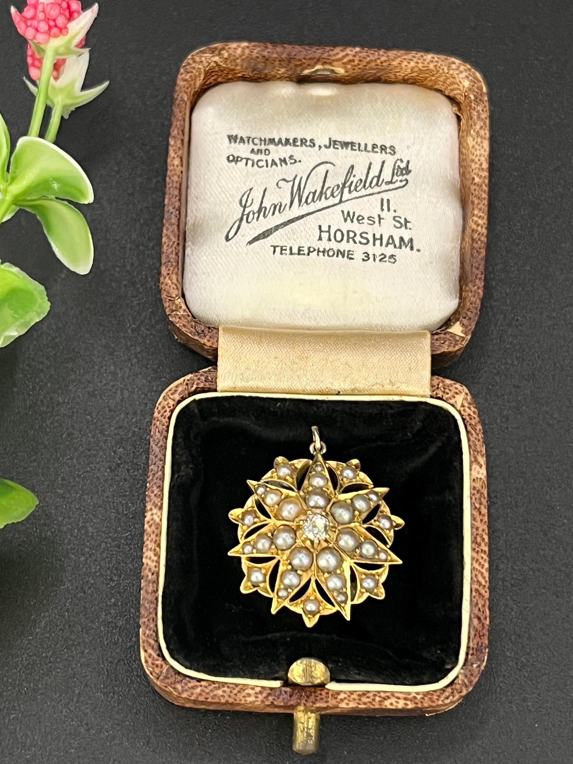 Femenino o masculino Colgante vintage de oro amarillo de 15 ct, diamantes y perlas, circa 1910 en venta