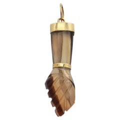 Vintage 15k Yellow Gold Agate Figa Hand Amulet Pendant