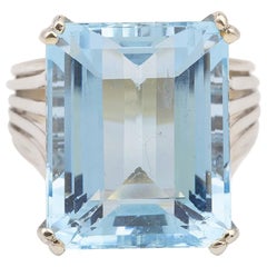 Vintage 16 Carat Aquamarine 18 Karat White Gold Cocktail Ring