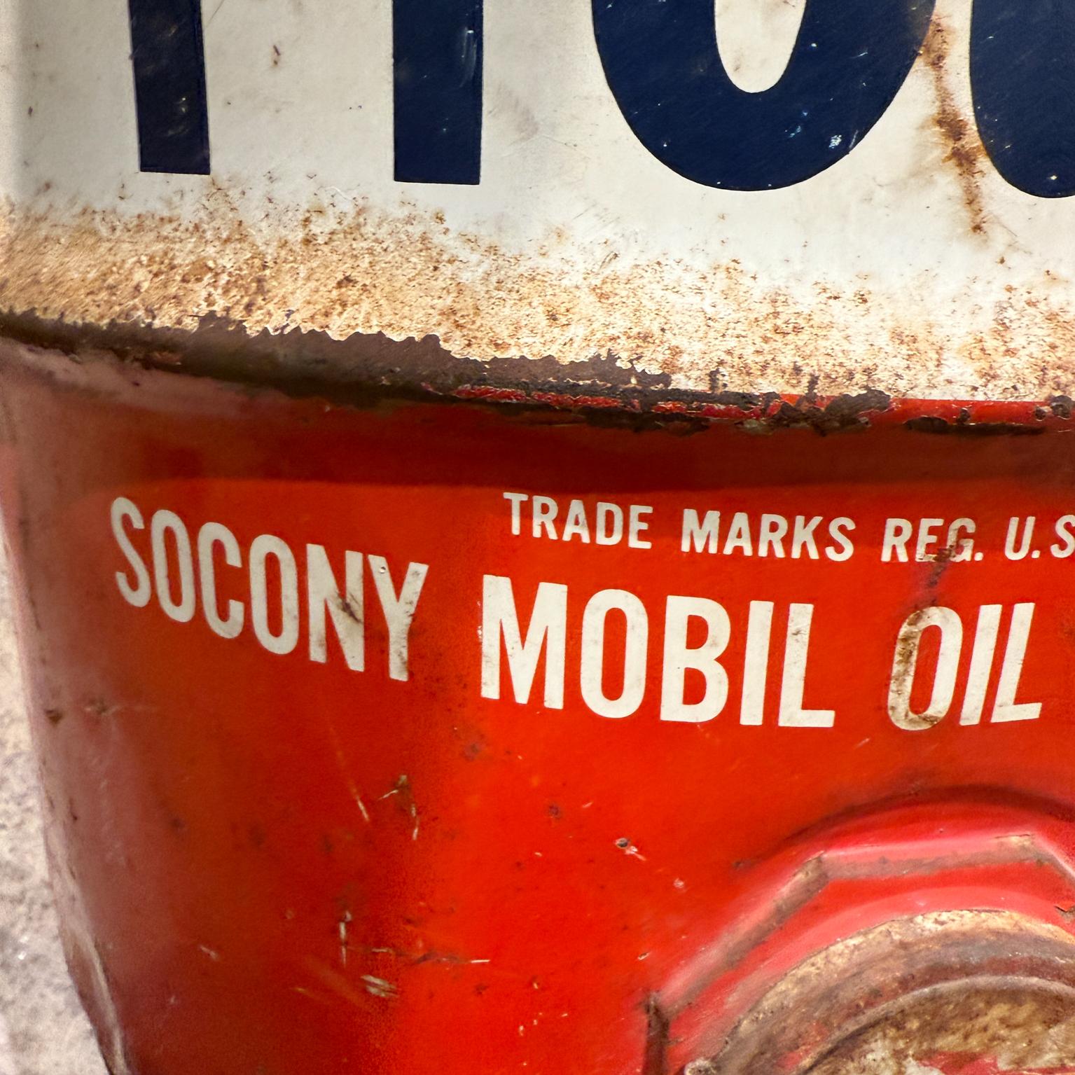Metal Vintage 16 Gallon Pegasus Mobil Oil/Grease Drum Barrel For Sale