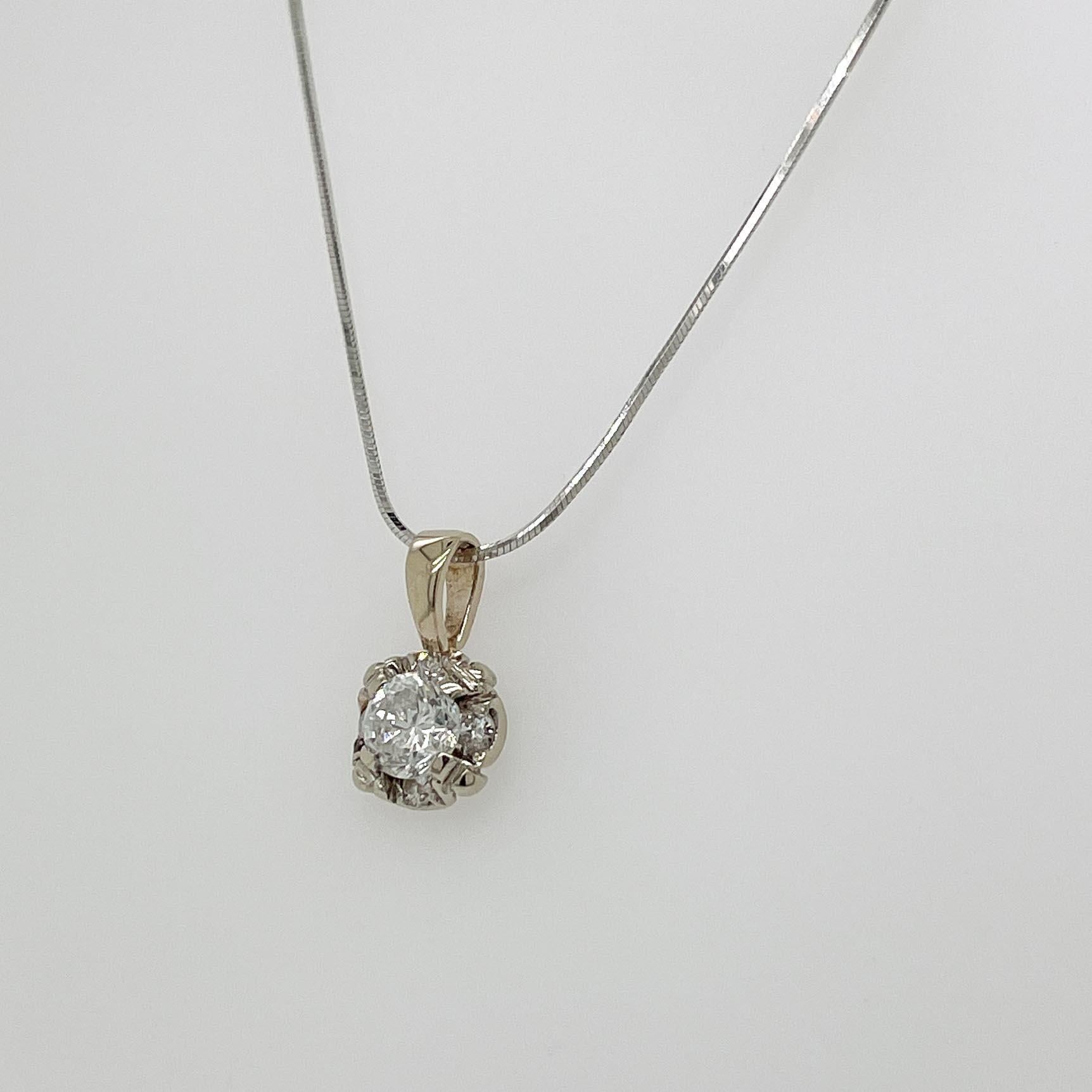 Vintage Round Brilliant Cut Diamond & 14K White Gold Pendant Necklace In Good Condition For Sale In Philadelphia, PA