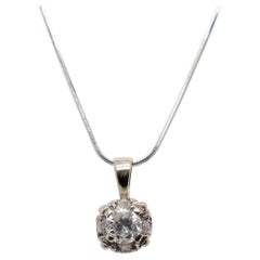 Collar colgante vintage de diamantes redondos talla brillante y oro blanco de 14 quilates