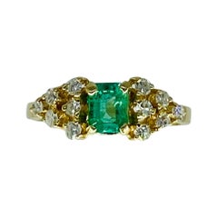 Vintage 1.60 Carat Emerald and Diamonds Cocktail Cluster Ring 18k Gold