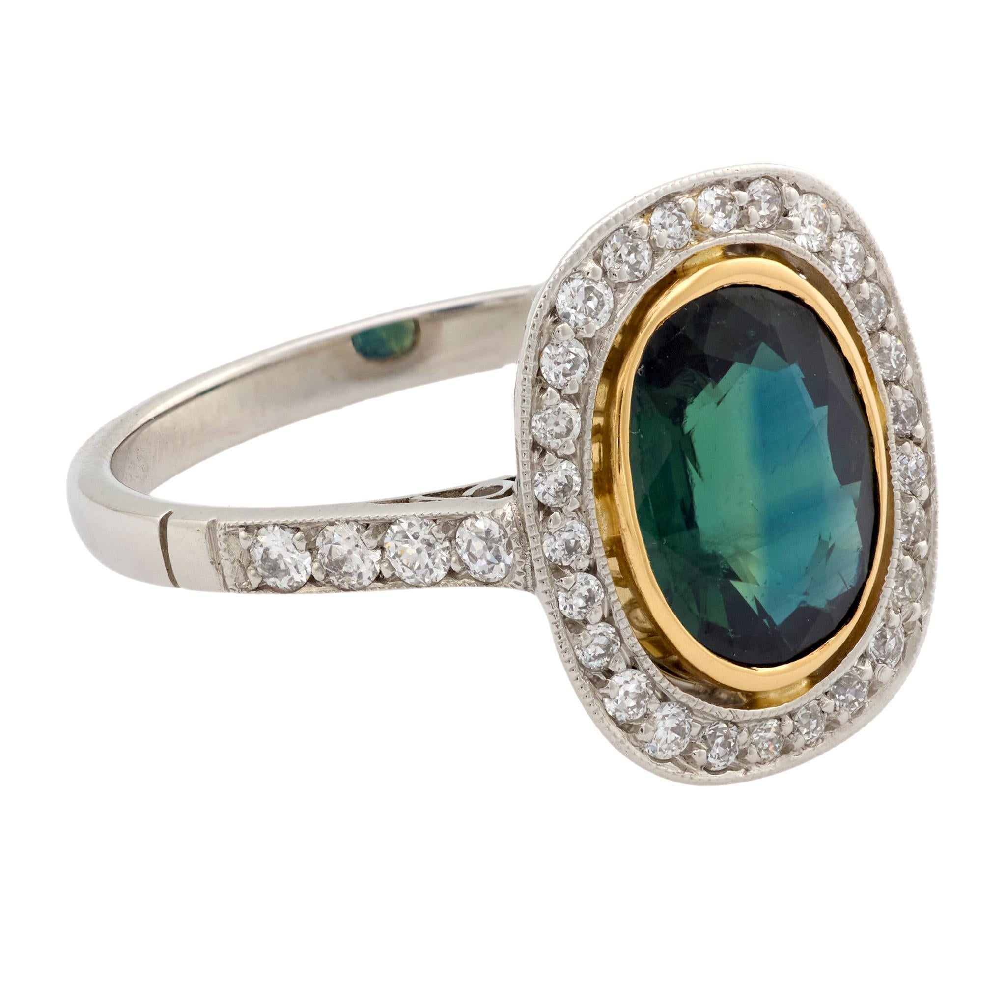 Vintage 1,60 Karat grüner Saphir Diamant Platin Cluster Ring (Ovalschliff) im Angebot