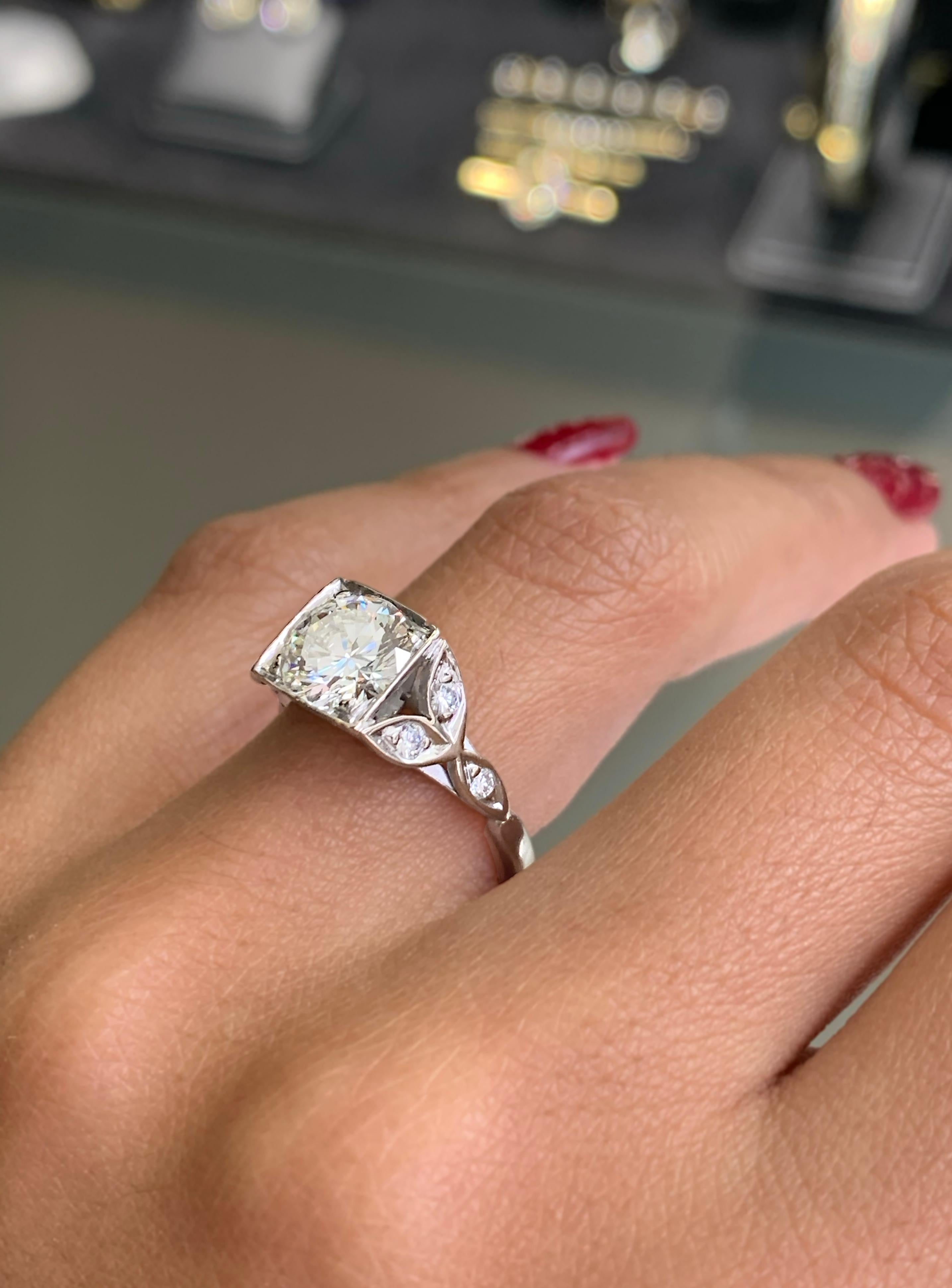 Art Deco Vintage 1.58 Carat Diamond Platinum Engagement Ring, circa 1950s