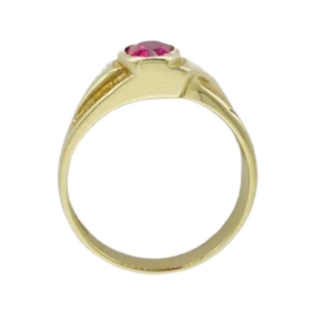 Vintage 1.61 Carat Red Ruby Oval Cut Center Band Men Ring 14k In Excellent Condition For Sale In Miami, FL