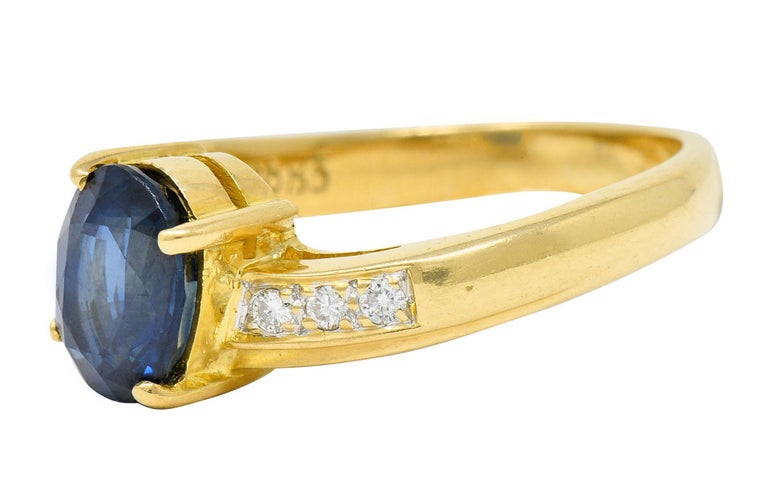 Women's or Men's Vintage 1.61 Carat Sapphire Diamond 18 Karat Gold Bypass Ring For Sale