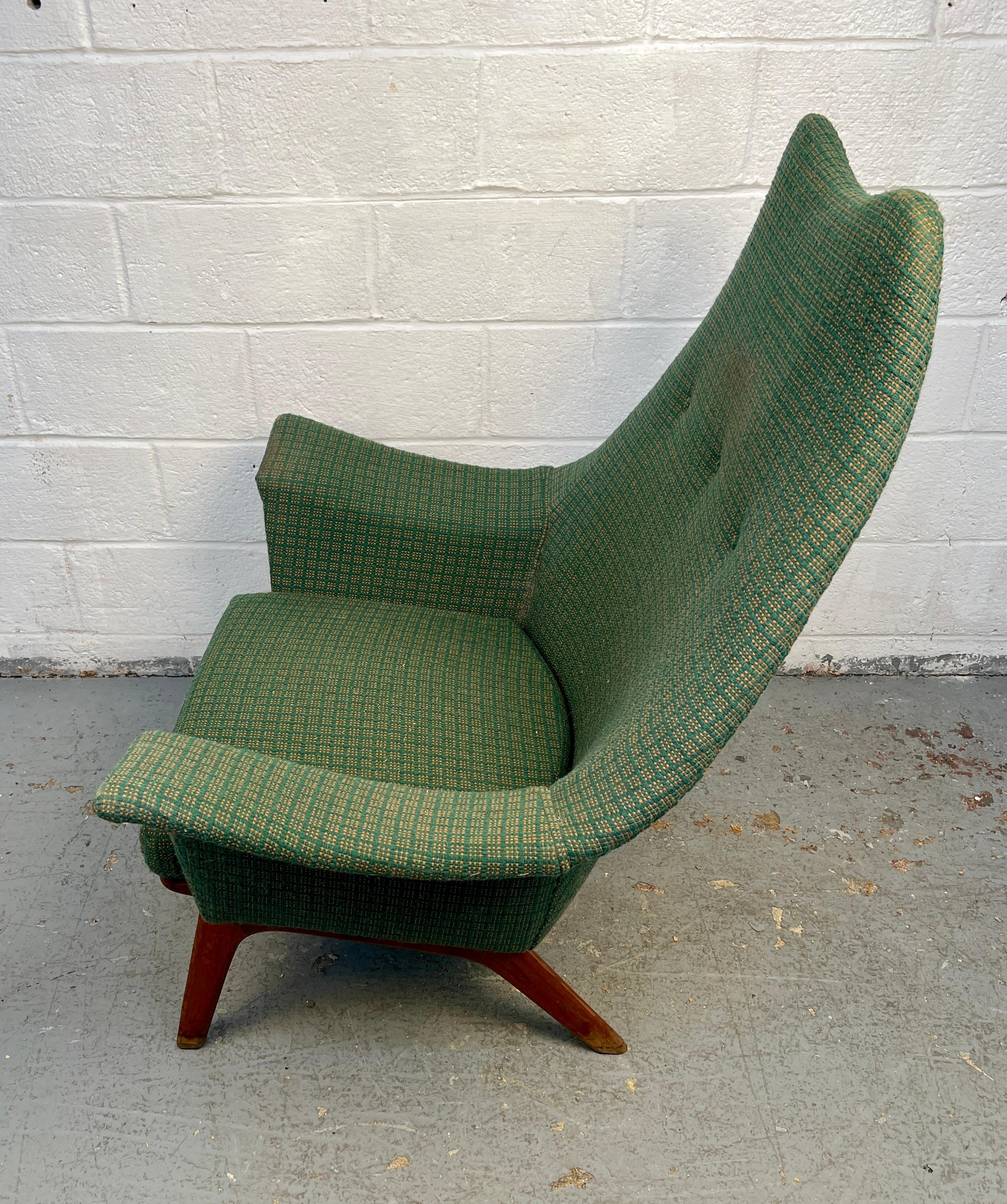 Tissu Vintage 1611-C Wingback Lounge Chair par Adrian Pearsall en vente