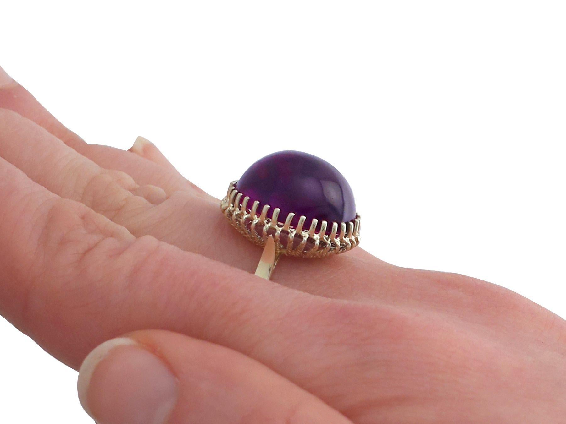 Women's or Men's Vintage 16.13 Carat Cabochon Cut Amethyst and Yellow Gold Cocktail Ring For Sale