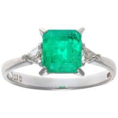 Vintage 1.63 Carat Colombian Emerald Diamond Platinum Ring