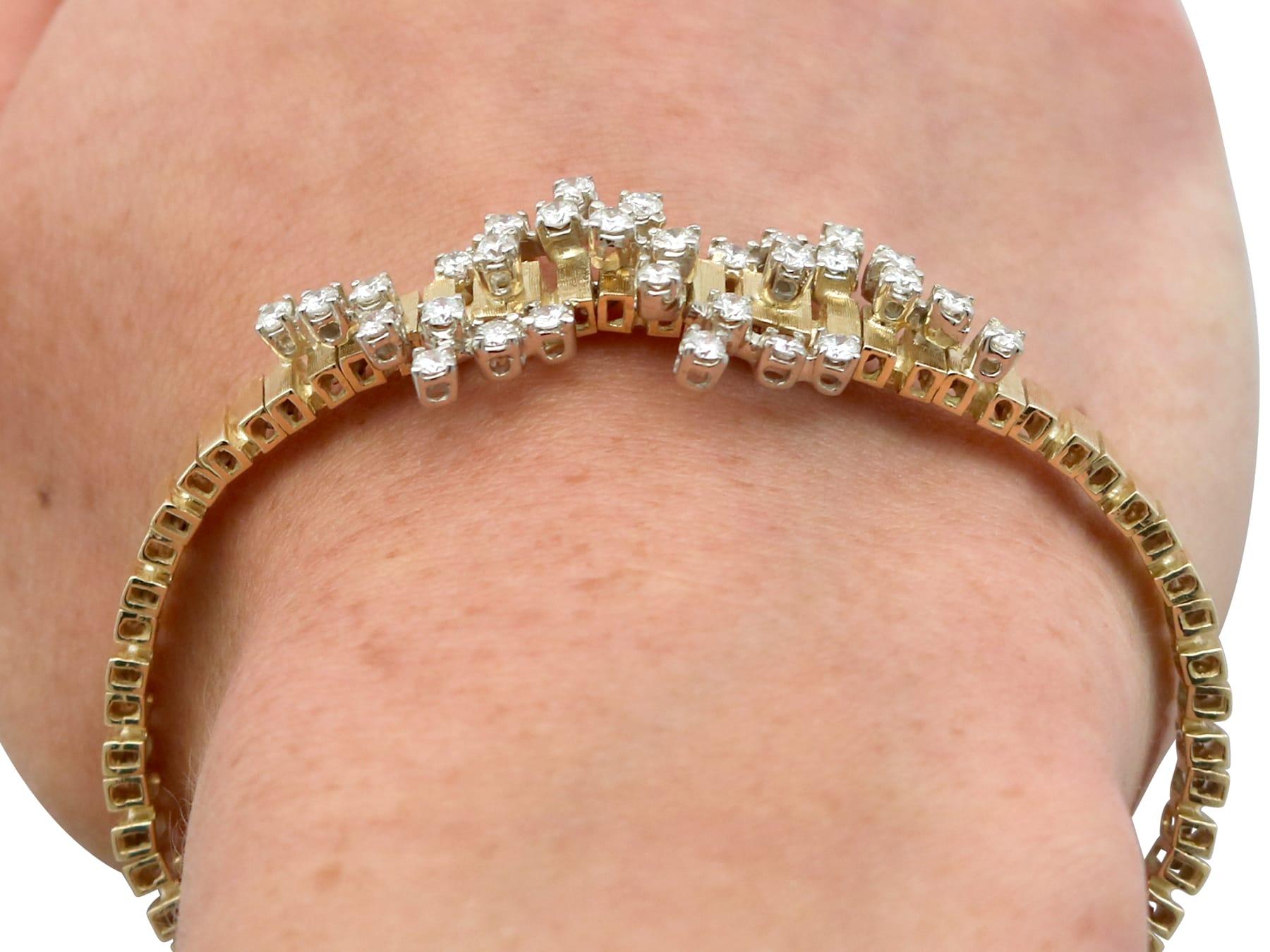 Vintage 1.65 Carat Diamond and 18k Yellow Gold Bracelet Circa 1990 For Sale 10