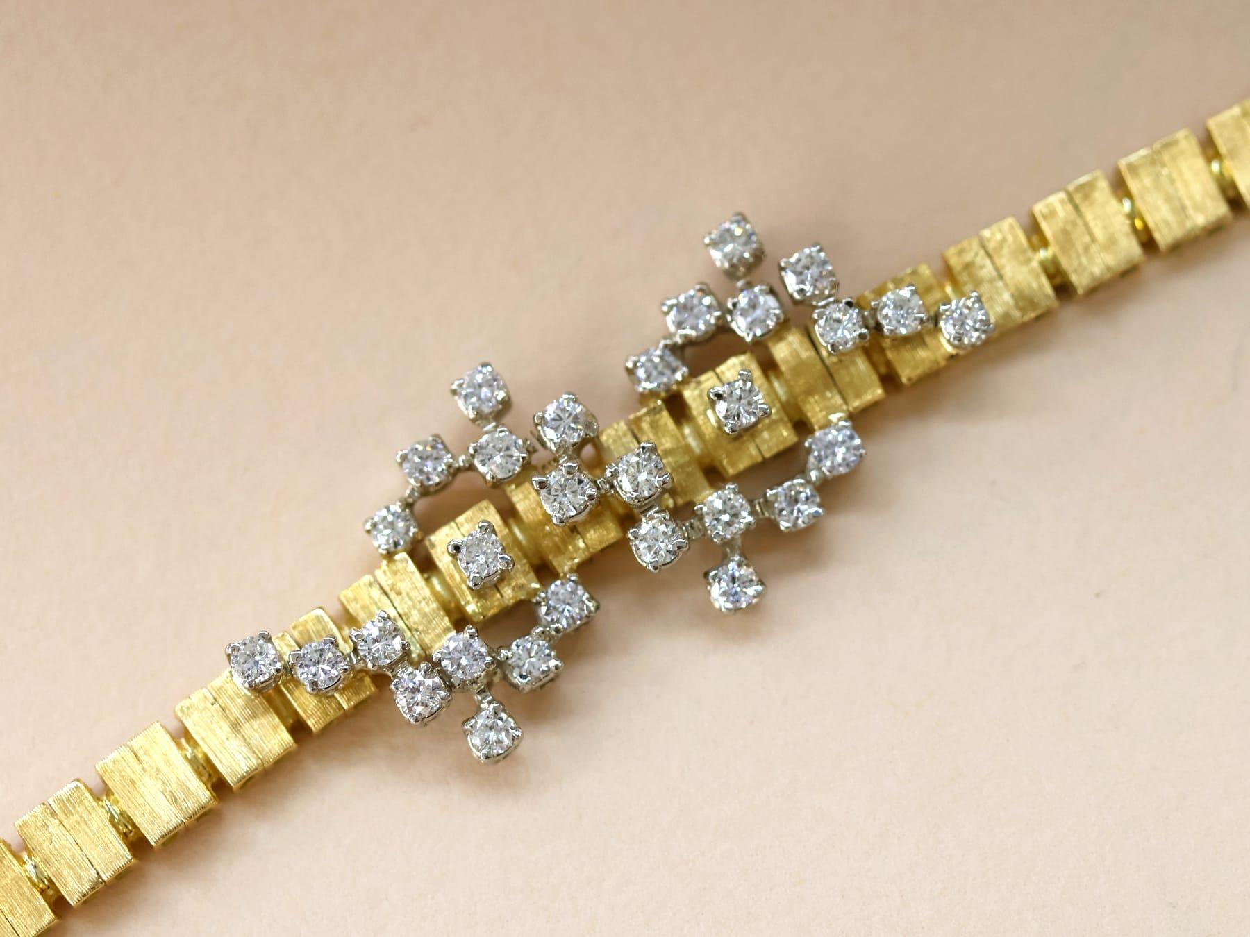 Vintage 1.65 Carat Diamond and 18k Yellow Gold Bracelet Circa 1990 In Excellent Condition For Sale In Jesmond, Newcastle Upon Tyne